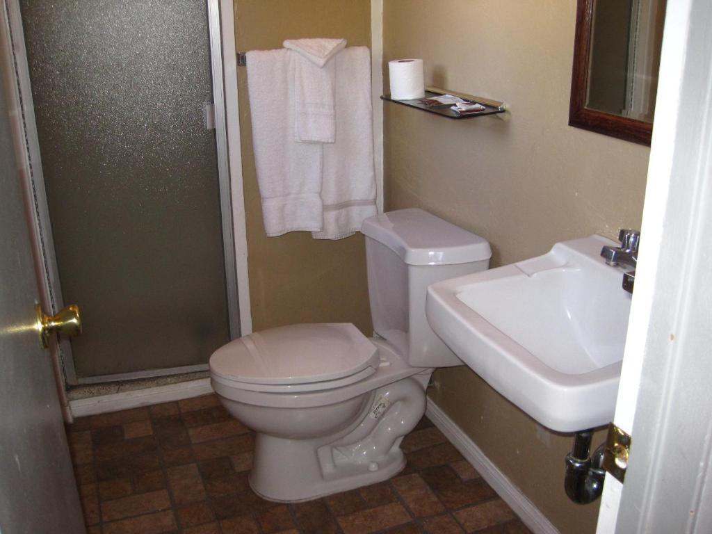 Big Bear Motel 2*